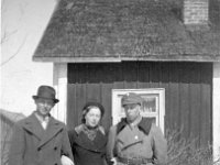 koivula(7)  Koivulan sisarukset vasemmalta kaksoset Martti Tähtinen (1.5.1918 - 31.1.1971) ja Maire Tähtinen (myöhemmin Jaakkola) ja Kalle, joka myöhemmin kaatui sodassa