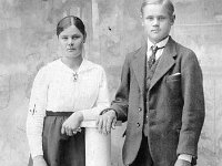 Pitk(50)  Ida Lehtinen (myöhemmin Hakanen, 20.3.1902 - 21.2.1955) ja veljensä Paavo Lehtinen (27.6.1904 - 26.7.1986) eli Pitkälän Paavo